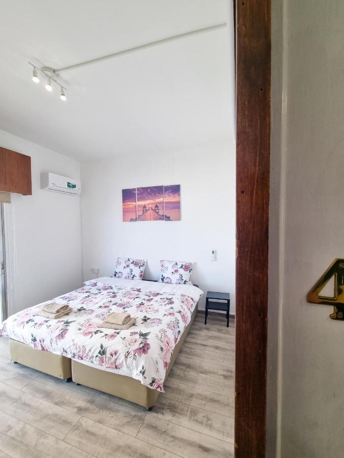 Citycenter Rooms Next To The Beach Larnaca Luaran gambar