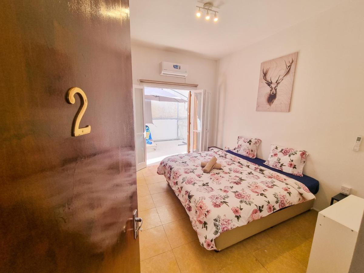 Citycenter Rooms Next To The Beach Larnaca Luaran gambar