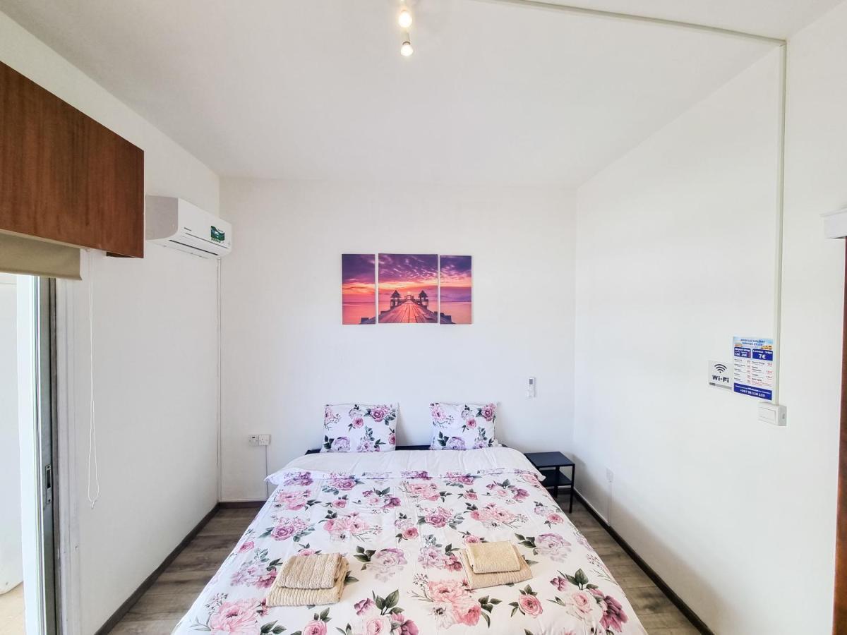 Citycenter Rooms Next To The Beach Larnaca Luaran gambar
