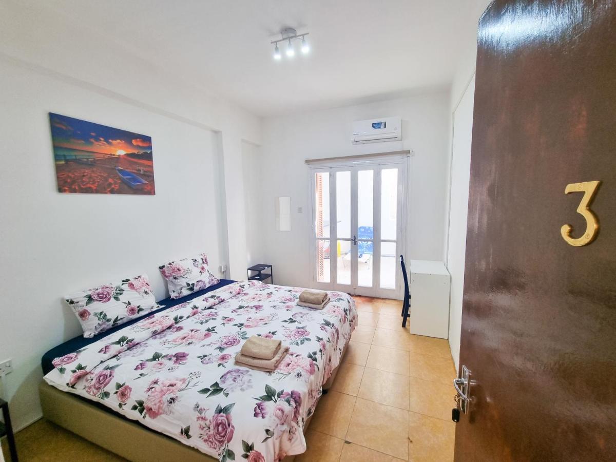Citycenter Rooms Next To The Beach Larnaca Luaran gambar