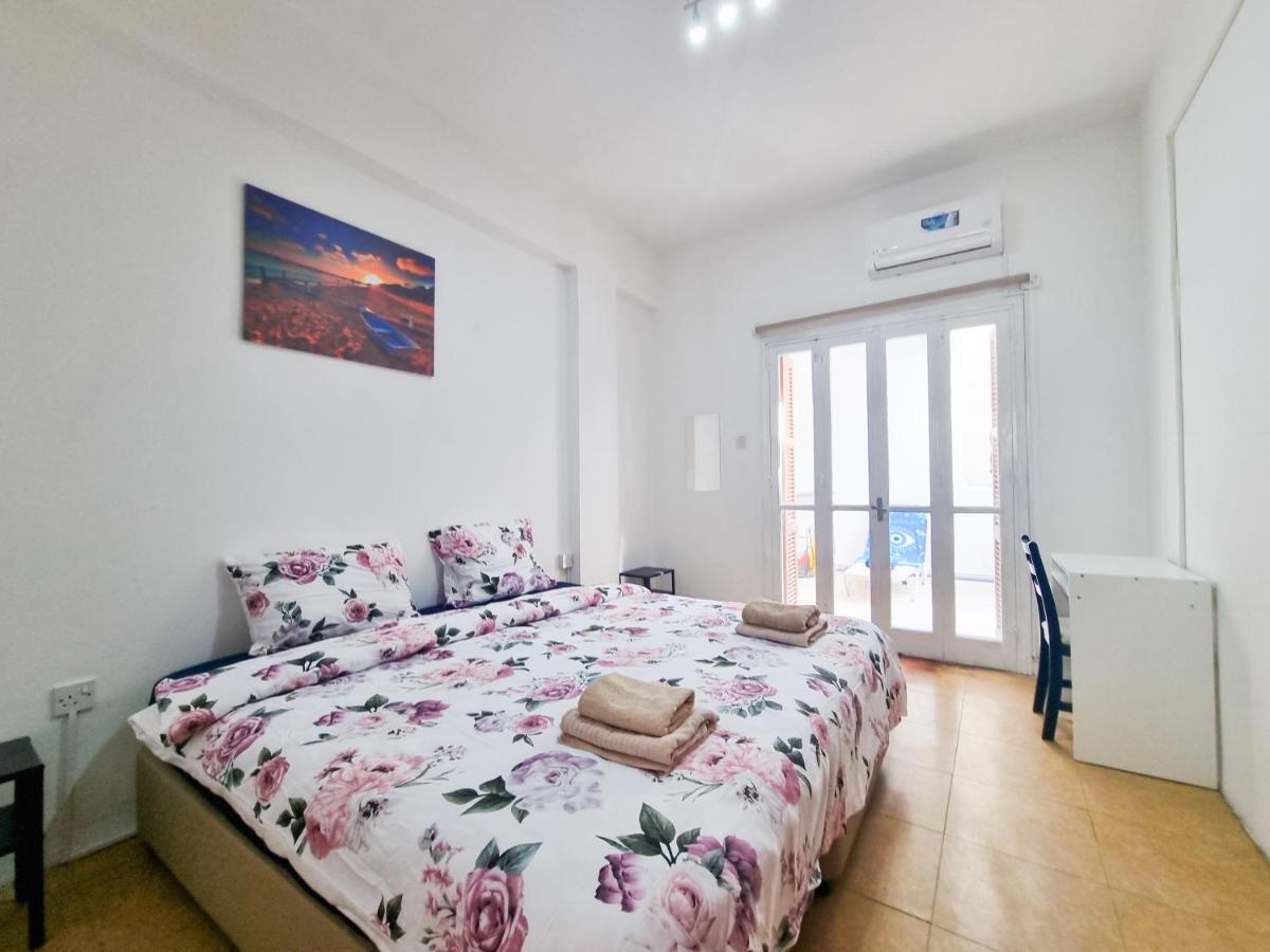 Citycenter Rooms Next To The Beach Larnaca Luaran gambar