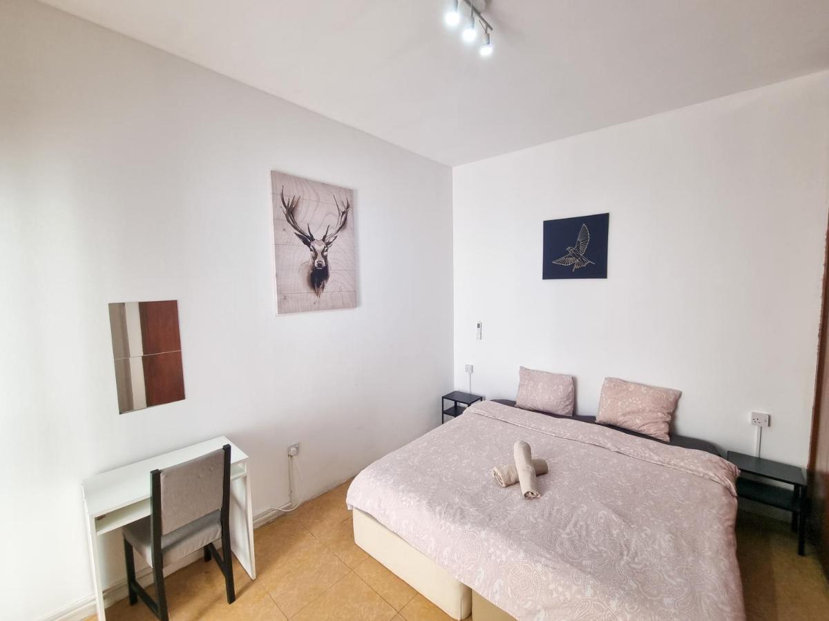 Citycenter Rooms Next To The Beach Larnaca Luaran gambar